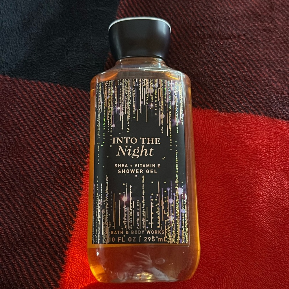 Bath & Body Works Into The Night Shower Gel